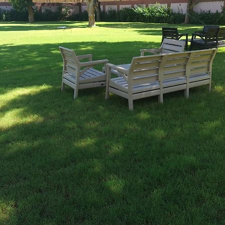 The Festival Fully Furnished Apartments Mombasa Eksteriør billede