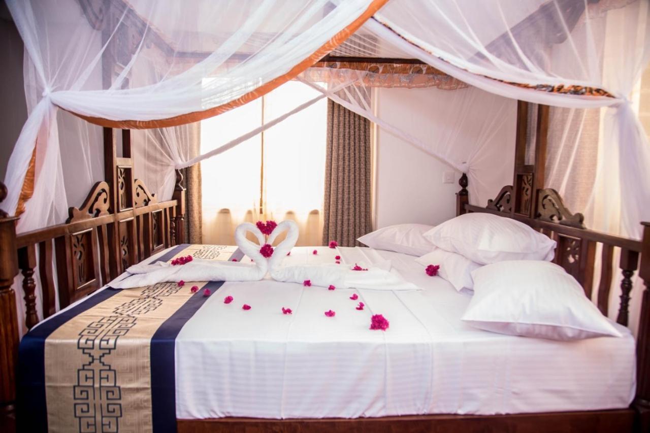 The Festival Fully Furnished Apartments Mombasa Eksteriør billede
